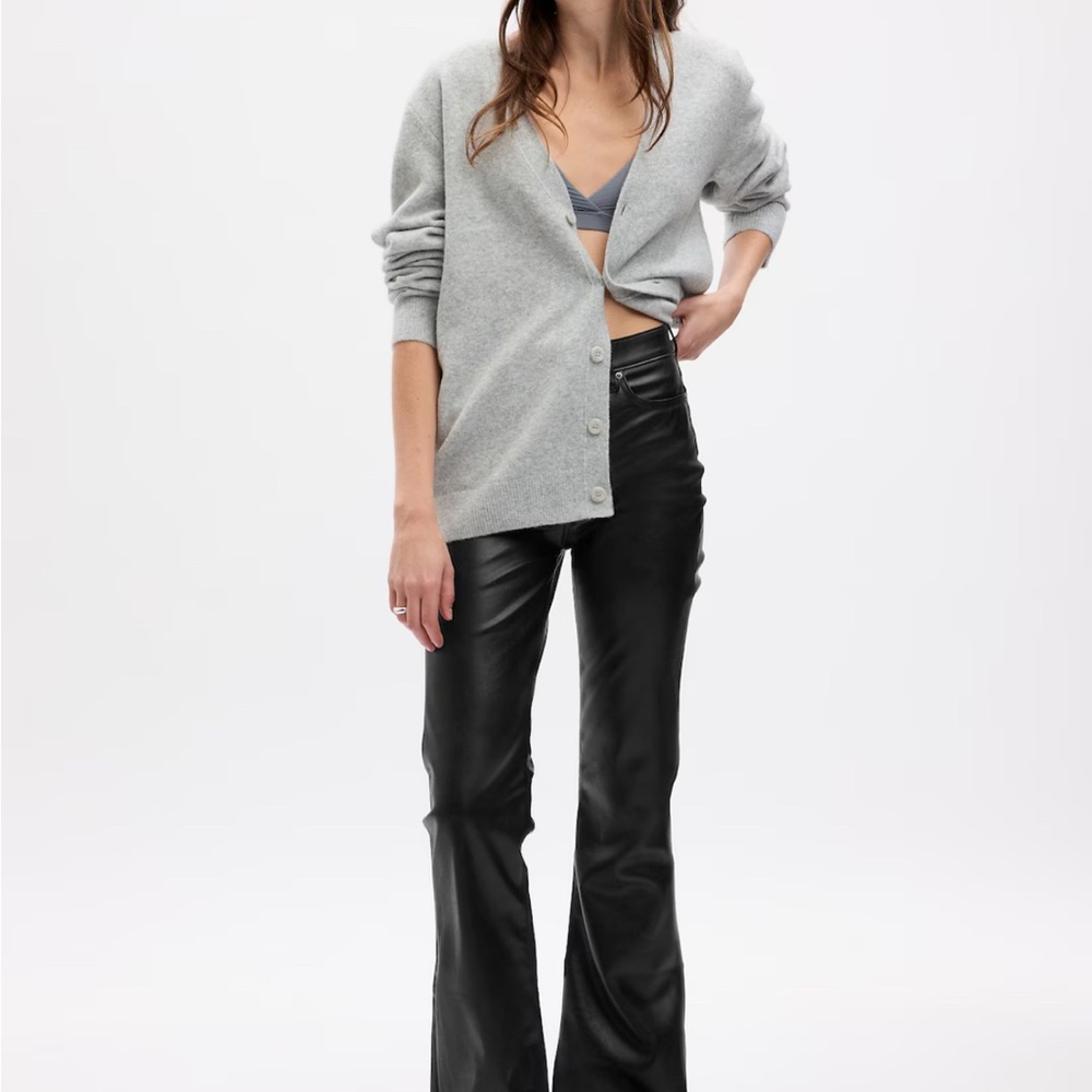 Women’s GAP high rise vegan leather 70’s flare pant size 4/27